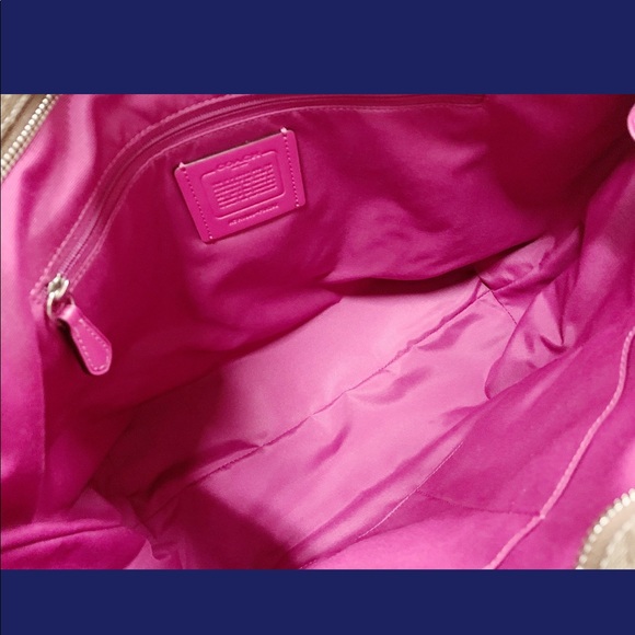 Gaby’sBags👜💕-NWT Coach Purse khaki signature - Picture 5 of 5